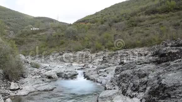 风景优美的山谷景观阿尔巴尼亚视频的预览图