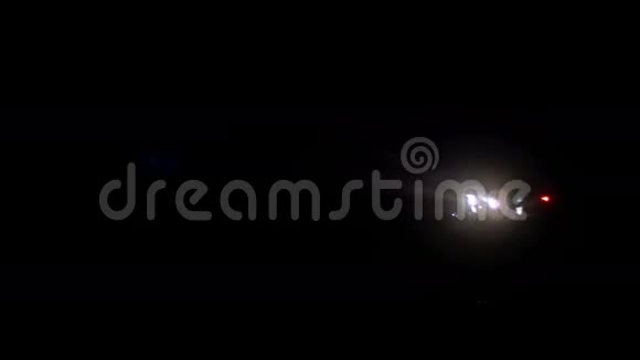 夜空中的客运客机视频的预览图