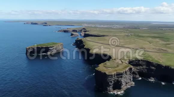 爱尔兰西海岸美丽的基基悬崖视频的预览图