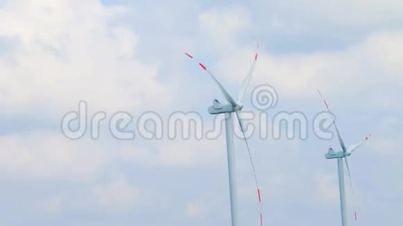 风力涡轮机是最清洁可再生的能源之一视频的预览图