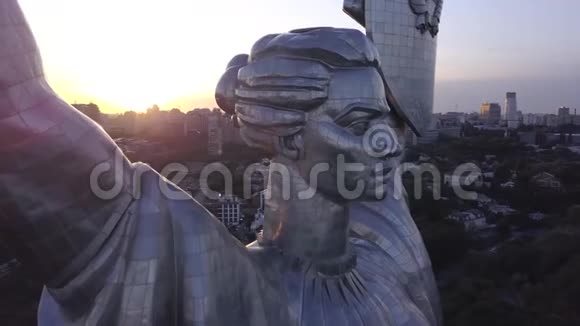 纪念祖国空中飞行基辅乌克兰视频的预览图