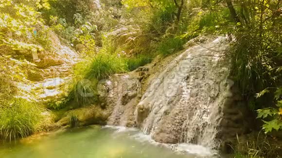 希腊波利尼欧瀑布旅游目的地视频的预览图