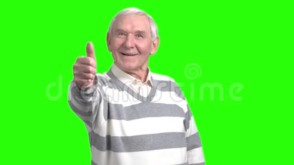 老人伸出大拇指视频的预览图