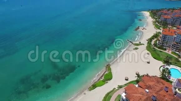 空中迈阿密费舍尔岛4K视频的预览图
