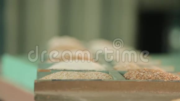 面粉和谷物的制造视频的预览图