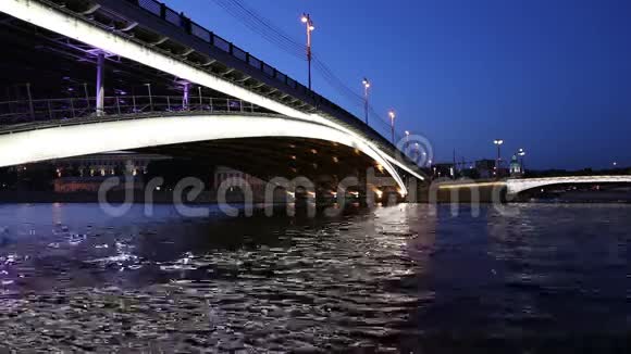 俄罗斯莫斯科的博舒伊乌斯坦斯基大桥视频的预览图
