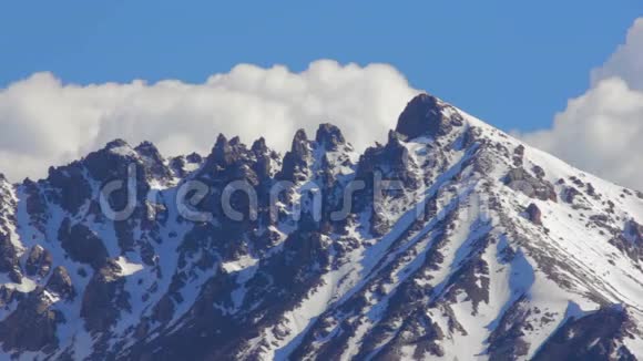 中国青海高原山地景观视频的预览图