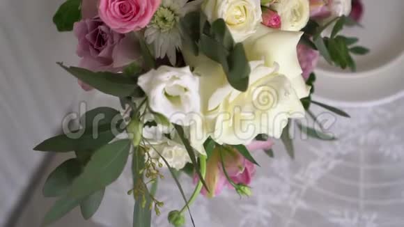 婚礼上的玫瑰装饰视频的预览图