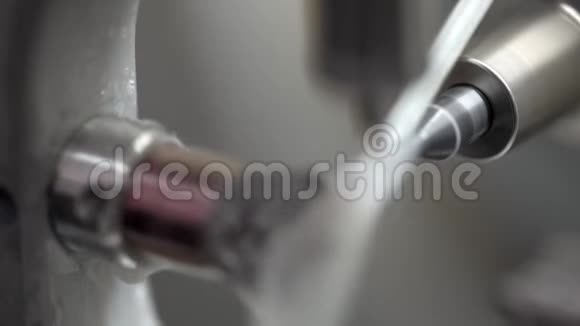 牙科铣床雕刻工艺视频的预览图