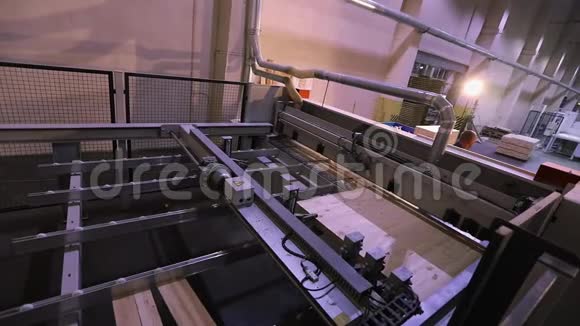 工业内部木工工厂的工作流程家具生产视频的预览图