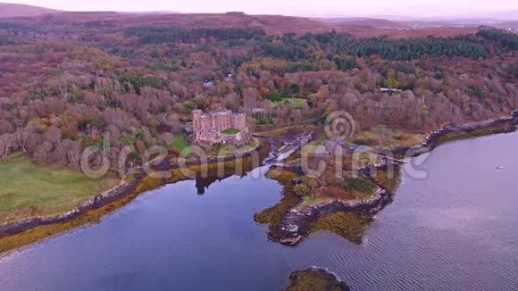 斯凯岛敦维根城堡秋季日落视频的预览图