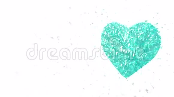 抽象循环动画背景旋转发光三维冷冻心脏形成的碎片和立方体的浅蓝色旋转视频的预览图