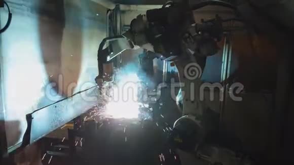 机器人焊接机视频的预览图