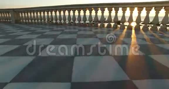 利沃诺特拉扎马斯卡尼视频的预览图