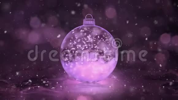 圣诞旋转粉冰玻璃包装饰雪花背景环视频的预览图