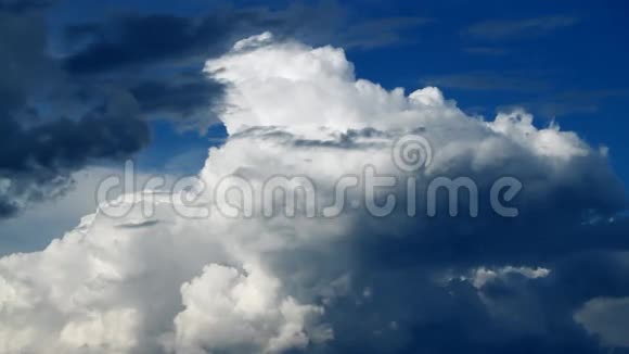 天空与云视频的预览图