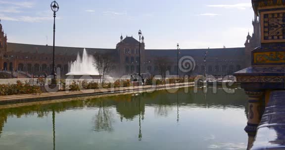 塞维利亚阳光广场埃斯帕纳喷泉4k西班牙视频的预览图