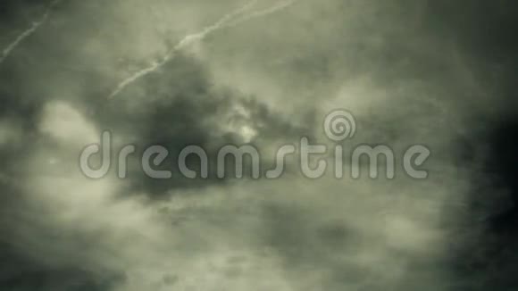 乌云背景循环视频的预览图
