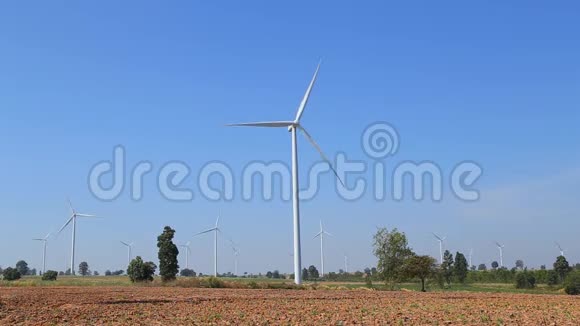 风力涡轮机产生天空替代能源视频的预览图