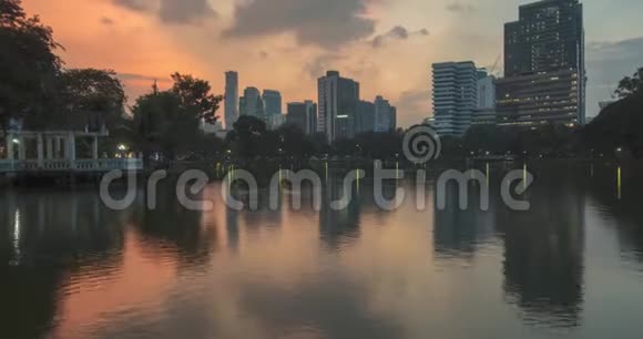 泰国曼谷兰皮尼公园DEC2018视频的预览图