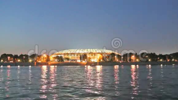 卢日尼基体育场夜景莫斯科俄罗斯视频的预览图
