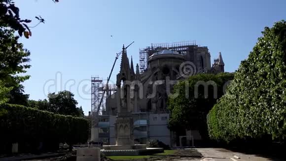 巴黎圣母院火灾后的加固工作视频的预览图