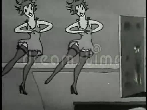 两名女舞者在更衣室跳舞视频的预览图