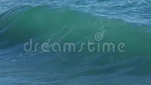 西班牙的巨浪视频的预览图
