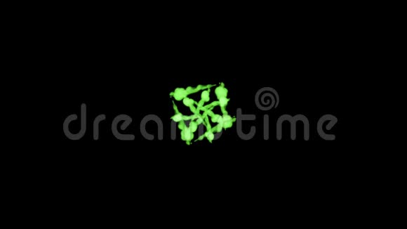 绿色墨水滴溶解在水中缓慢的运动隔离在黑色背景包括卢马哑光作为使用视频的预览图
