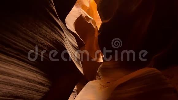 亚利桑那州上羚羊峡谷视频的预览图