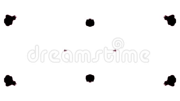 黑色墨水滴在水中溶解缓慢的运动隔离在白色背景包括卢马哑光作为使用视频的预览图