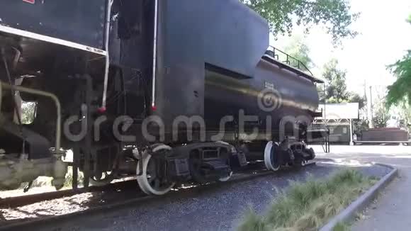 公园里的一辆旧火车视频的预览图