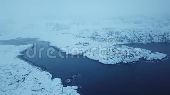 海岸巴伦支海科拉半岛北冰洋冬季景观视频的预览图