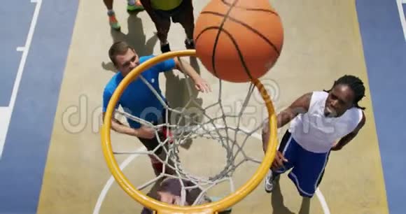 篮球运动员打篮球4k视频的预览图