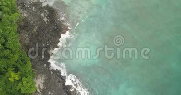 美丽的海岸线印度尼西亚奥斯特拉夫巴厘岛视频的预览图
