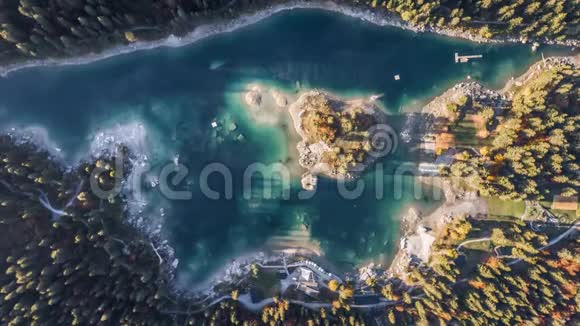 海拔4k的秋林湖山视频的预览图