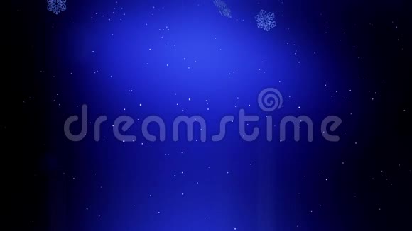 美丽的3D雪花在蓝色背景上空中飞舞用作圣诞节新年贺卡或冬季主题或视频的预览图