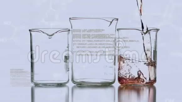 前景化学化合物数据和结构公式的实验室烧杯视频的预览图