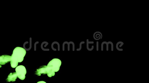 绿光油墨溶于水的三维渲染油墨注入的模拟lumamatte的vfx效果黑底绿字视频的预览图