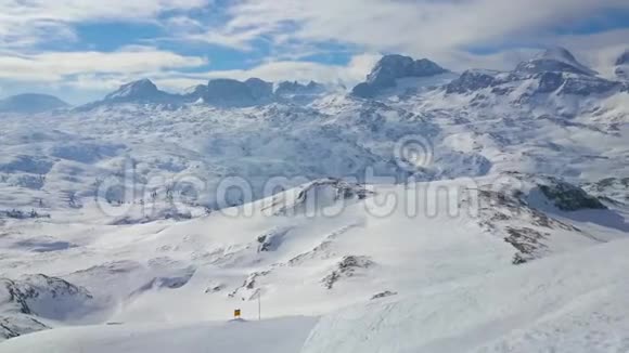 奥地利奥贝特拉恩达希斯坦马塞夫白雪皑皑的克里彭斯坦山视频的预览图