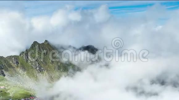 法加拉斯山脉罗马尼亚特兰西瓦尼亚地区时光流逝视频的预览图