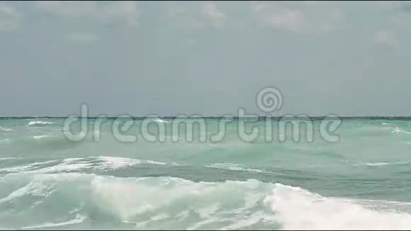 海洋风浪海喷视频的预览图