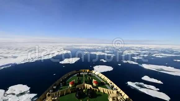 冰上的破冰船视频的预览图