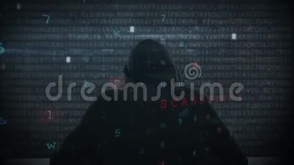 在暗室里用电脑装数字代码视频的预览图