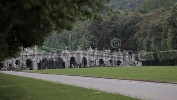 德拉雷吉亚迪卡塞塔玛格丽塔喷泉视频的预览图