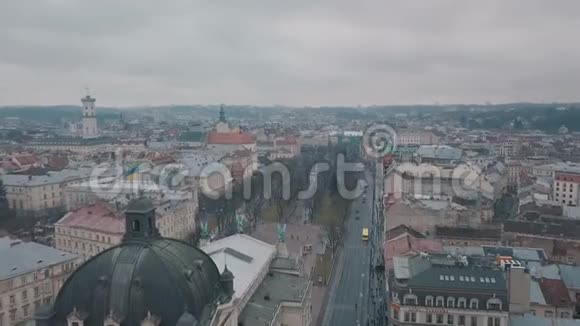 空中城市利沃夫乌克兰欧洲城市市的热门区域利沃夫歌剧视频的预览图