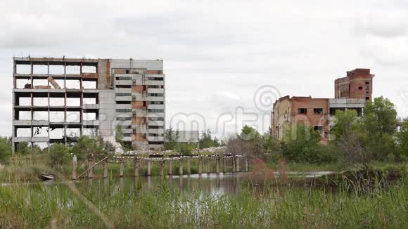废弃的建筑视频的预览图