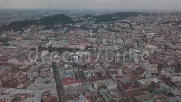空中城市利沃夫乌克兰欧洲城市城镇的热门地区视频的预览图