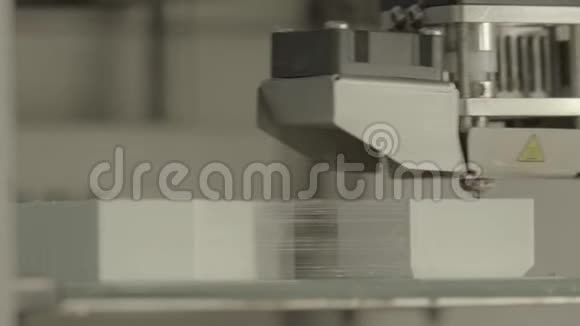 打印特写时3D打印机视频的预览图