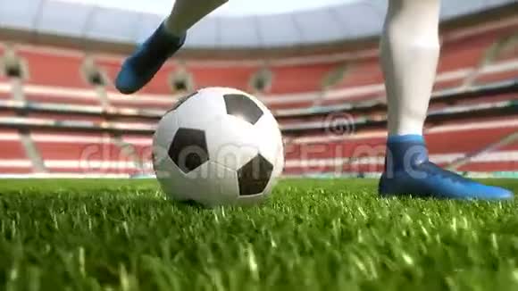 详细介绍足球运动员在场地慢动作4k视频的预览图